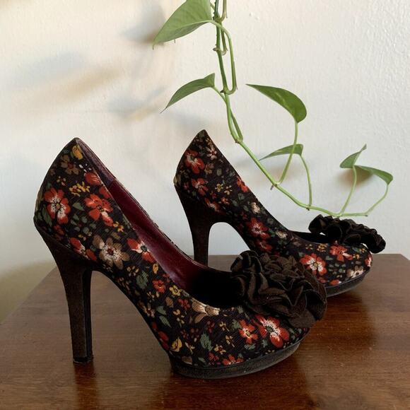 Madden Girl Salza Floral Fabric Platform Brown Suede-like Rosette Pumps Size 5.5 - Picture 5 of 13